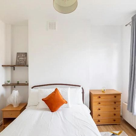 Large, Bright And Spacious 3 Bed Flat In 런던 외부 사진