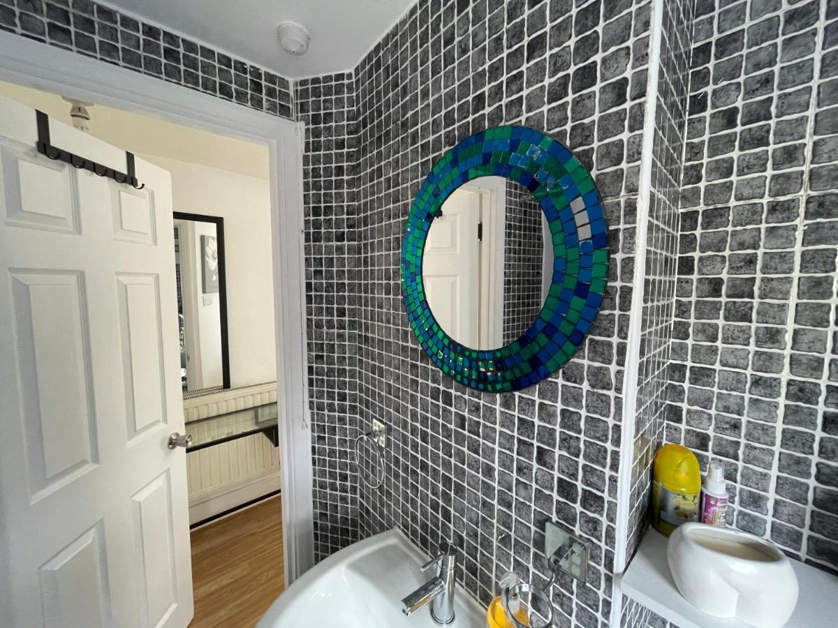 Large, Bright And Spacious 3 Bed Flat In 런던 외부 사진