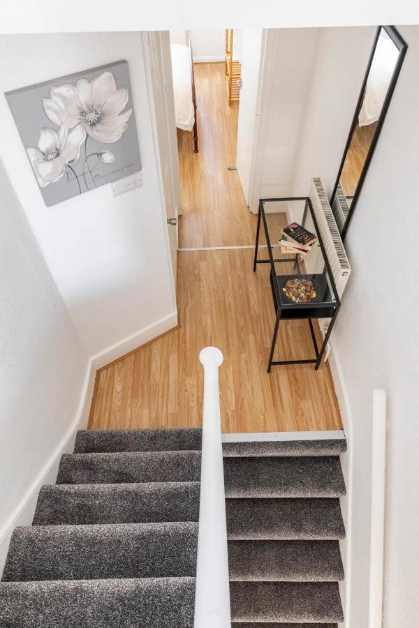 Large, Bright And Spacious 3 Bed Flat In 런던 외부 사진