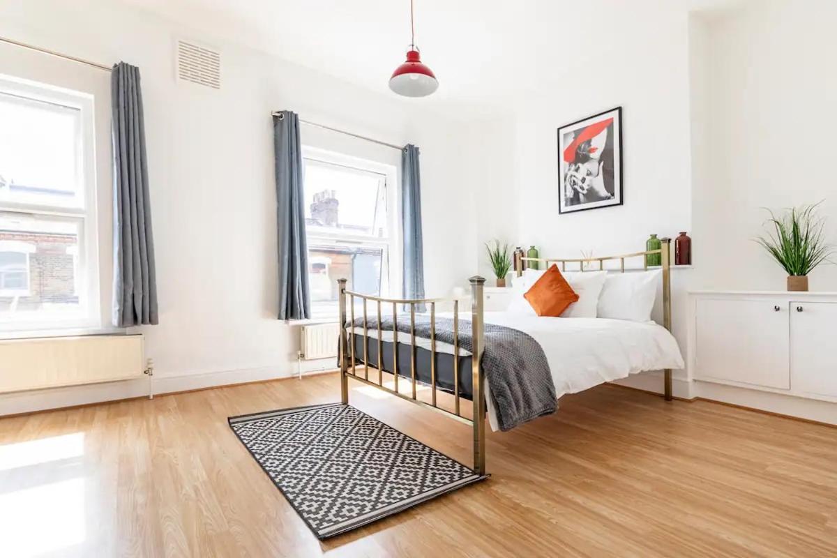 Large, Bright And Spacious 3 Bed Flat In 런던 외부 사진