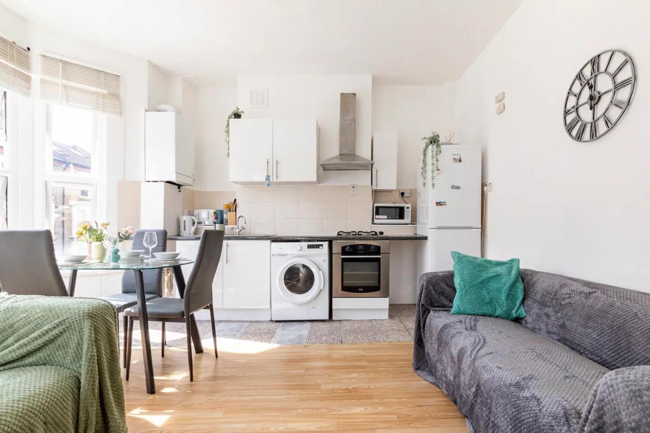 Large, Bright And Spacious 3 Bed Flat In 런던 외부 사진