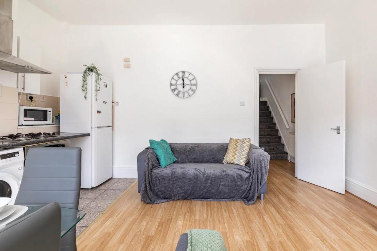 Large, Bright And Spacious 3 Bed Flat In 런던 외부 사진