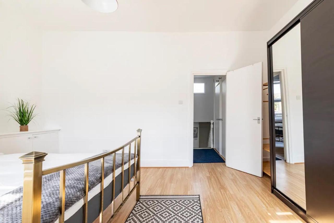 Large, Bright And Spacious 3 Bed Flat In 런던 외부 사진