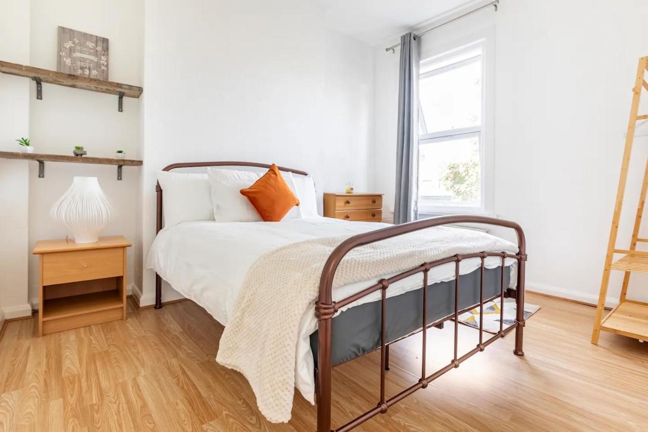 Large, Bright And Spacious 3 Bed Flat In 런던 외부 사진